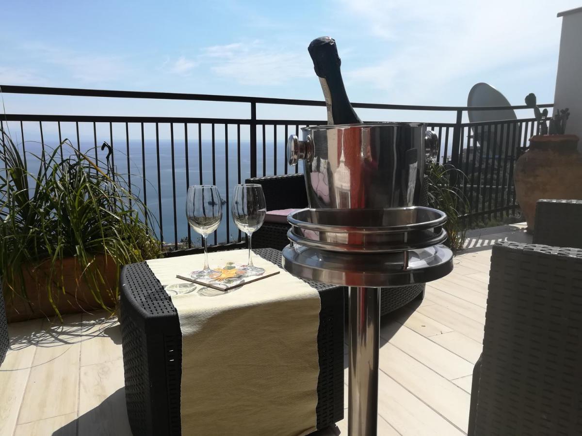 Al Bajah Loft Monovano Con Requisiti Hotel Taormina Exterior foto